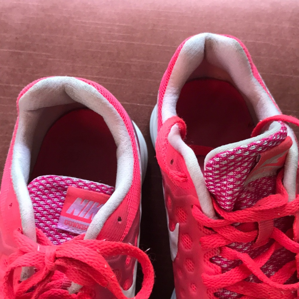 Woman’s Nike shoes. - Picture 6 of 6